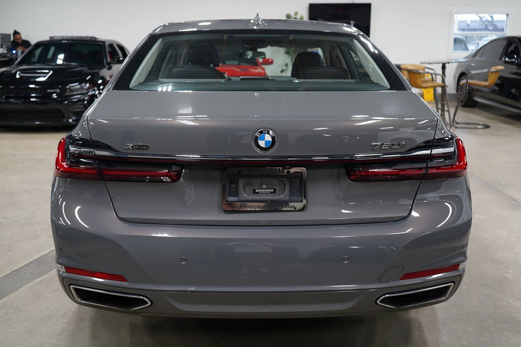 Used 2022 BMW 750Li xDrive AWD/4WD image 4