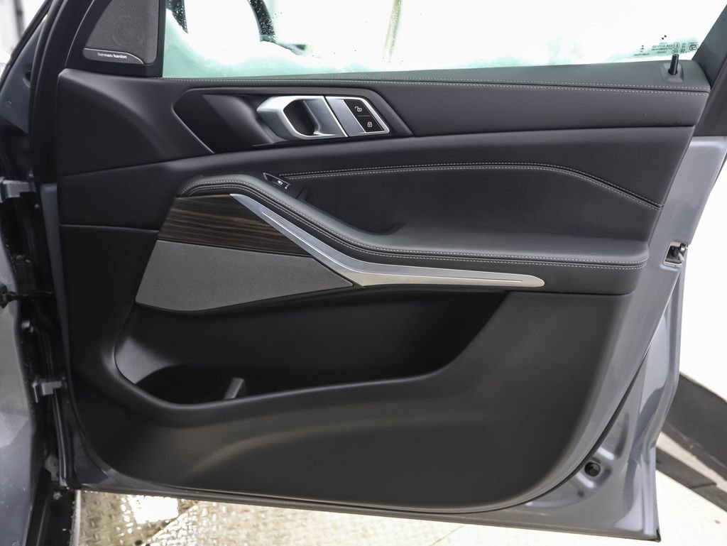 Certified 2025 BMW X5 xDrive50e image 29