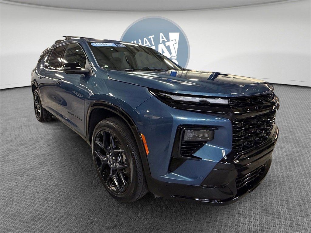 Certified 2025 Chevrolet Traverse RS w/ LPO, Floor Liner Package image 1