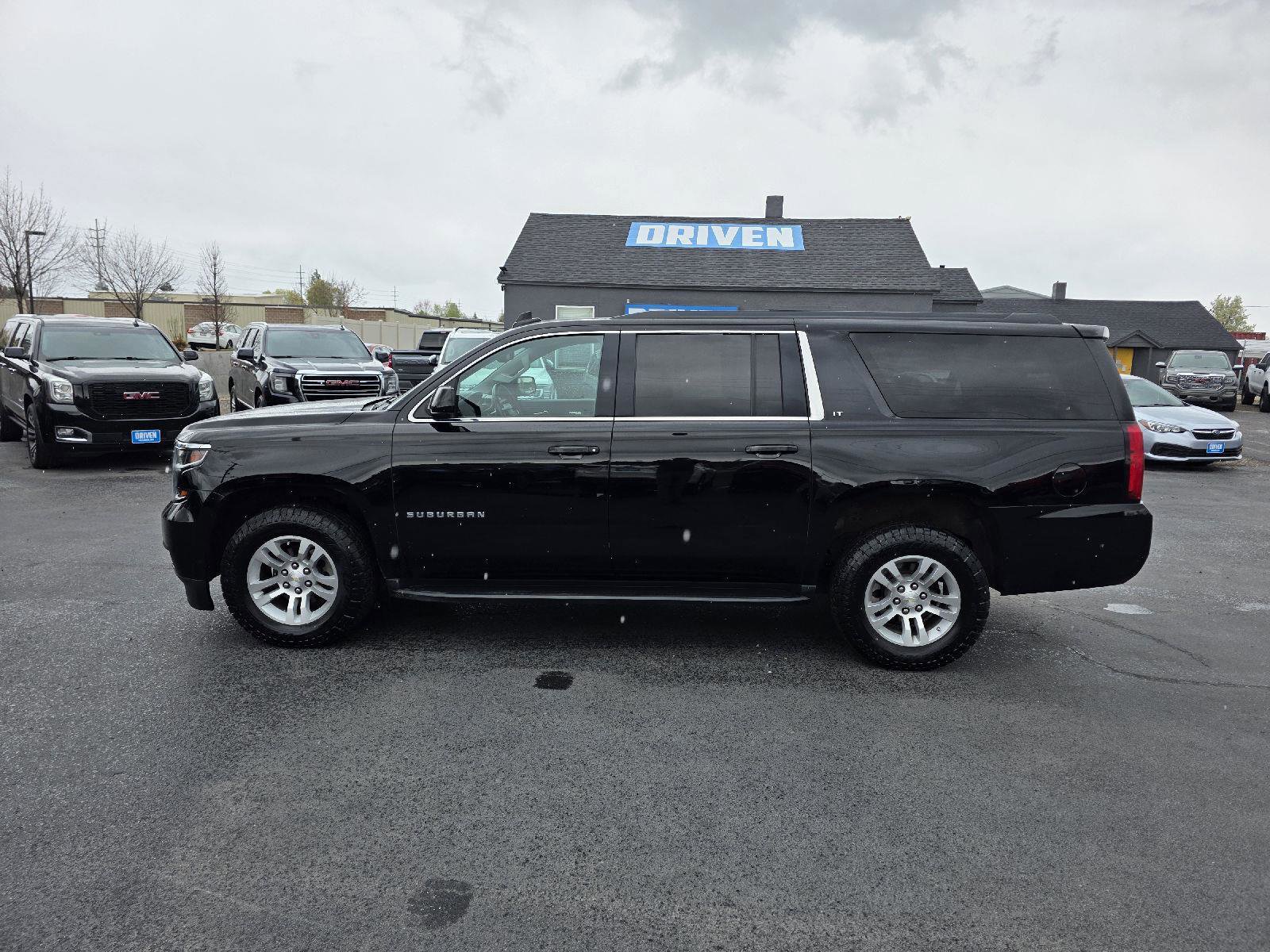 Used 2018 Chevrolet Suburban LT image 8