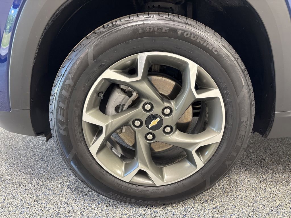Used 2024 Chevrolet Trax LT w/ Driver Confidence Package FWD image 40