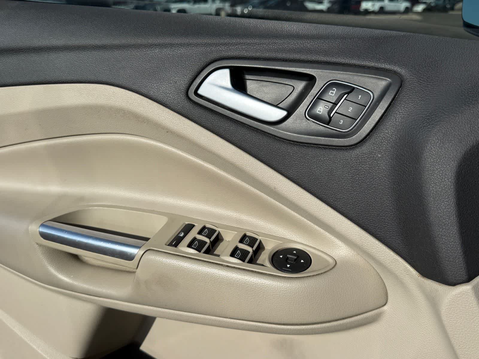 Used 2019 Ford Escape Titanium FWD image 18