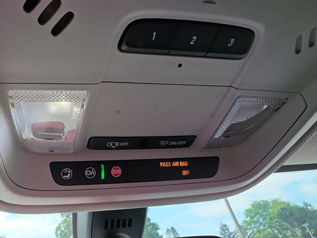 Used 2018 Chevrolet Traverse LT FWD image 20