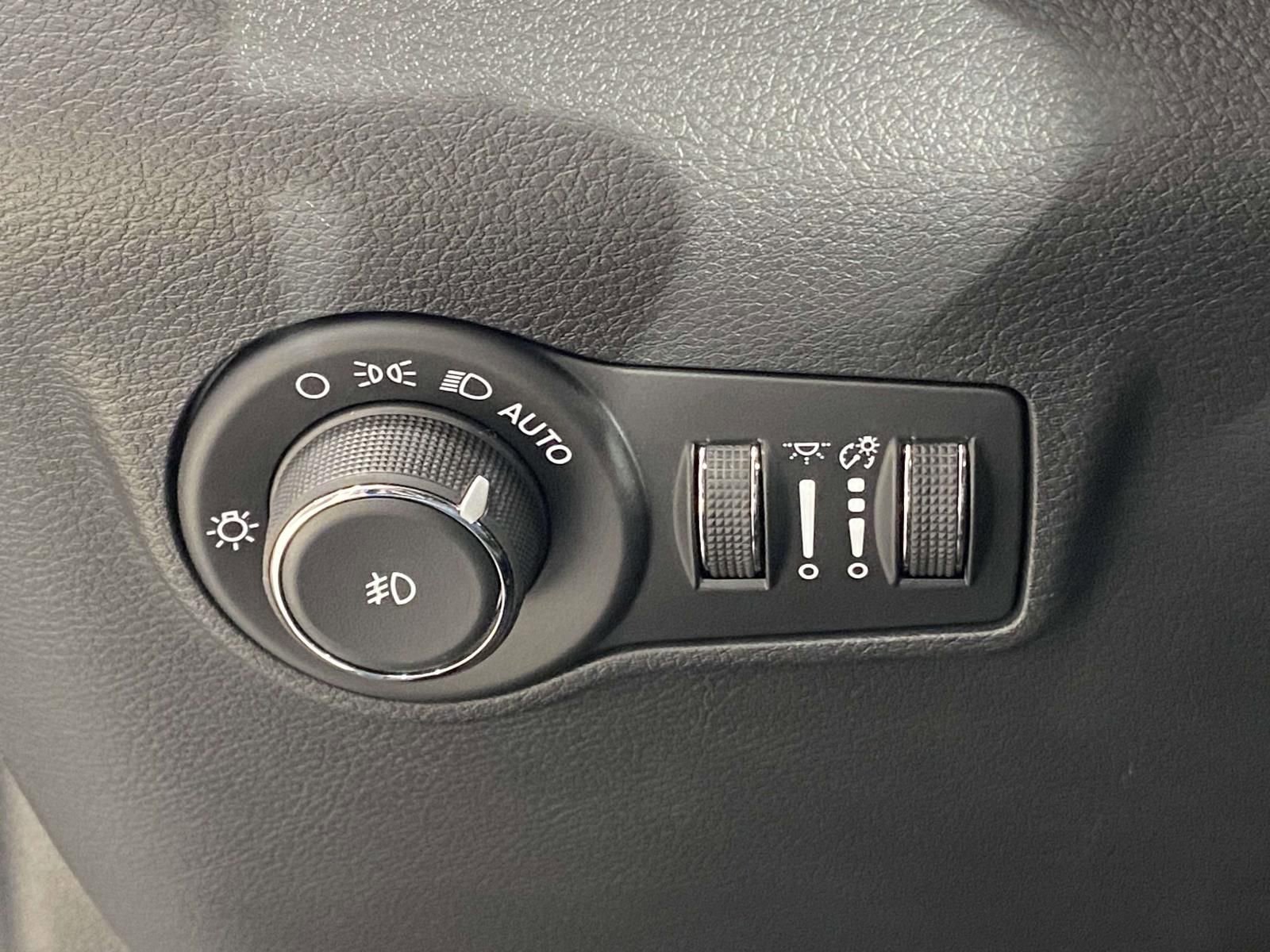 New 2026 Jeep Compass Limited image 18