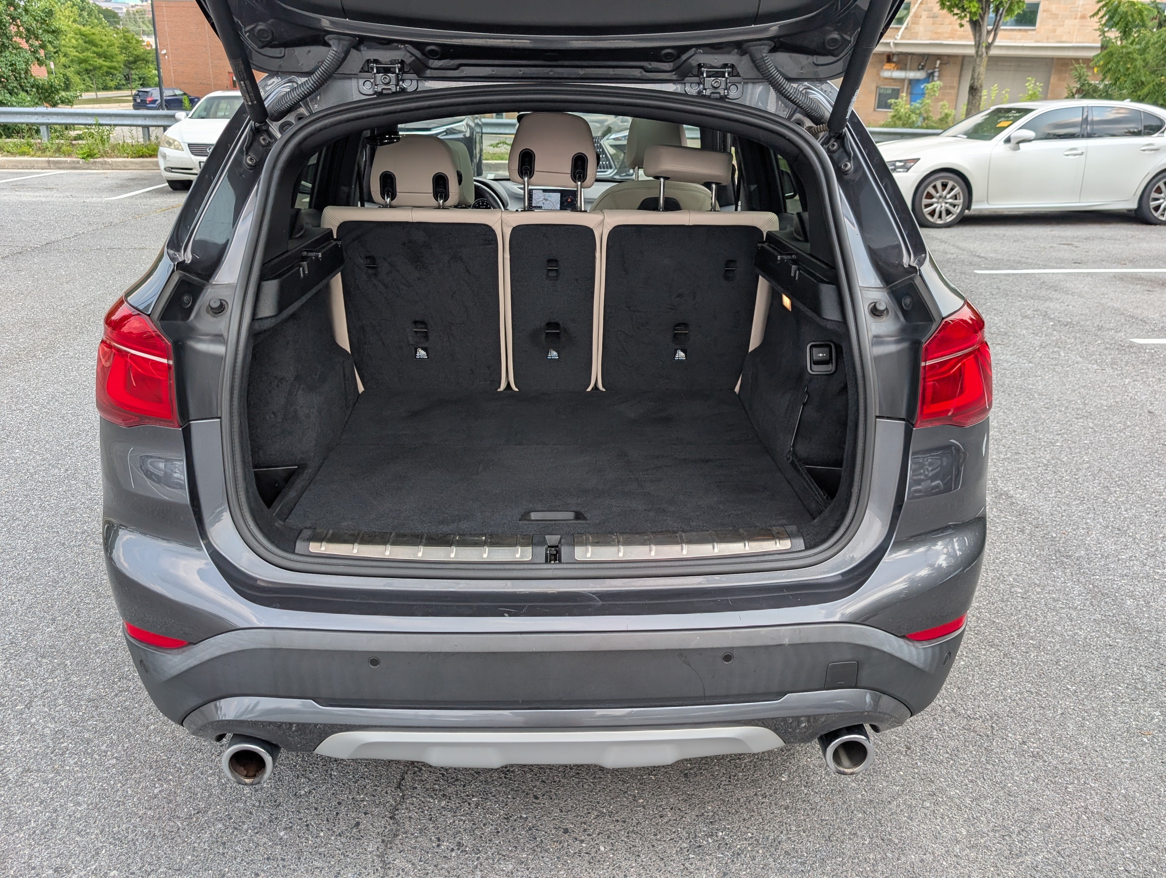 Used 2020 BMW X1 xDrive28i w/ Convenience Package AWD/4WD image 13