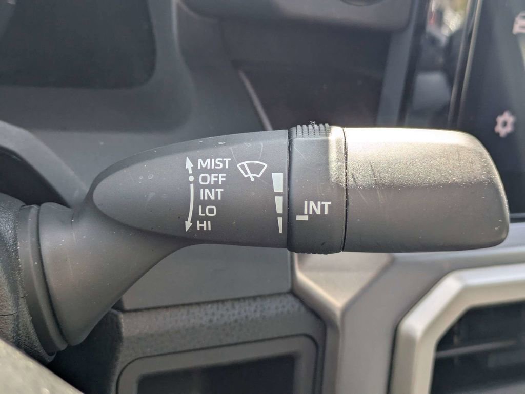 Used 2025 Toyota Tacoma TRD Off-Road image 28