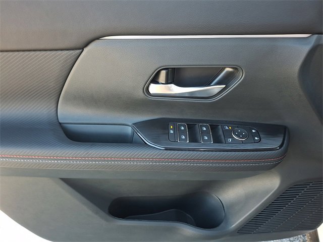 New 2026 Nissan Kicks SR w/ Cold Weather Package image 10