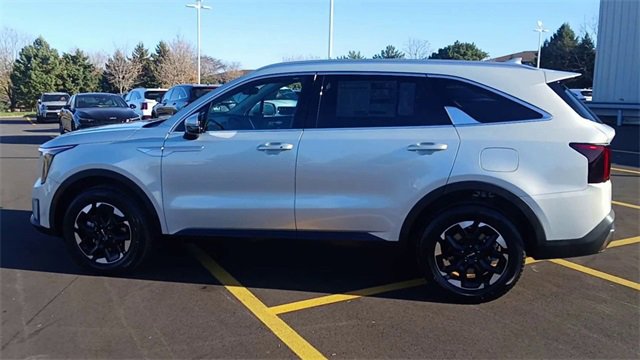 New 2026 Kia Sorento S image 8