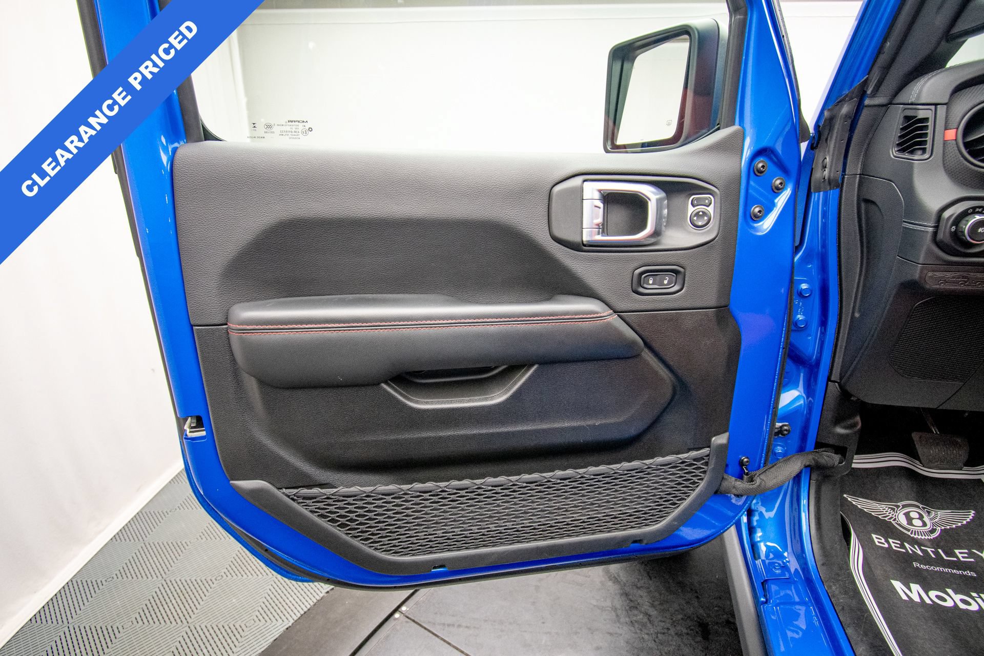 Used 2024 Jeep Wrangler Unlimited Rubicon 392 AWD/4WD image 31