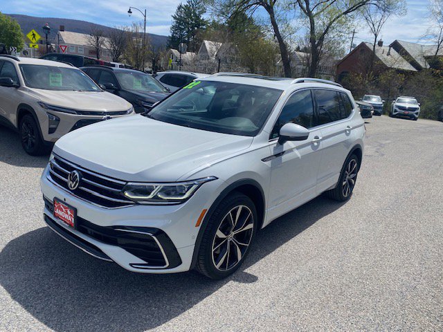 Used 2022 Volkswagen Tiguan SEL R-Line AWD/4WD image 3