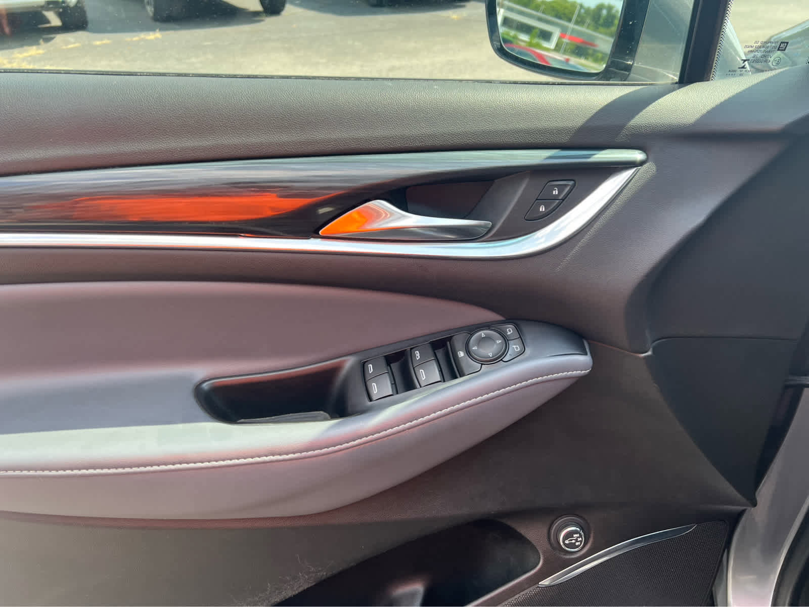 Used 2021 Buick Enclave Essence w/ Sound and Sites Package image 18