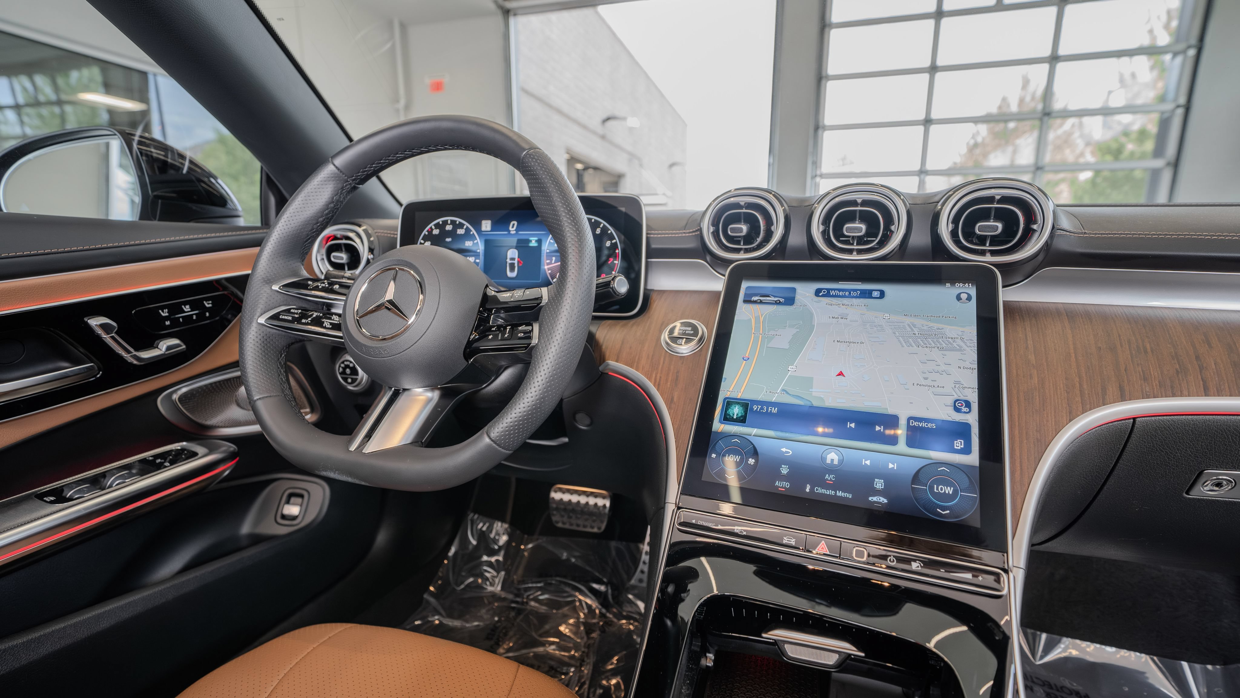 Used 2024 Mercedes-Benz CLE 300 4MATIC Cabriolet image 21