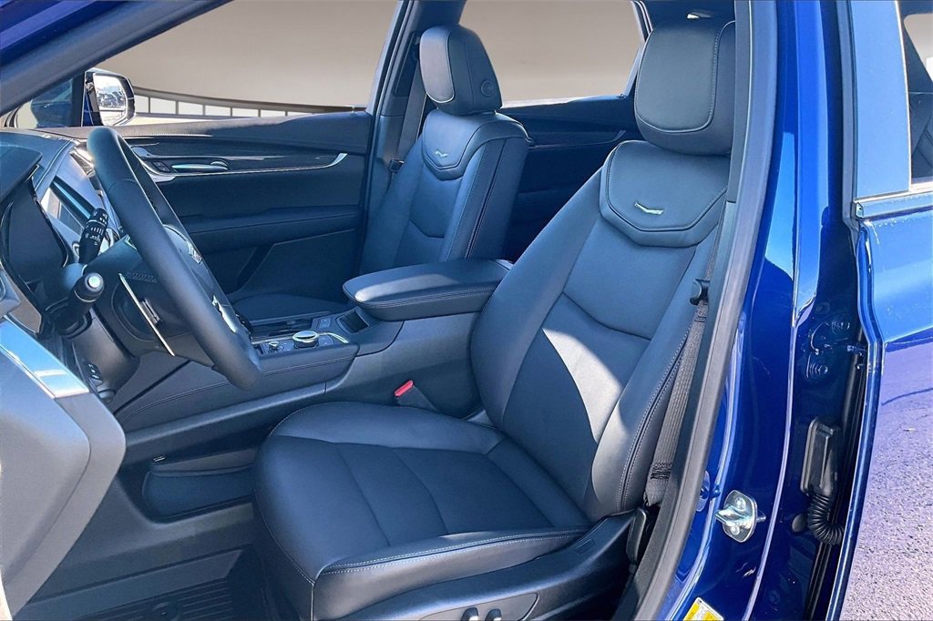 New 2026 Cadillac XT5 Sportv w/ LPO, Floor Liner Package image 9