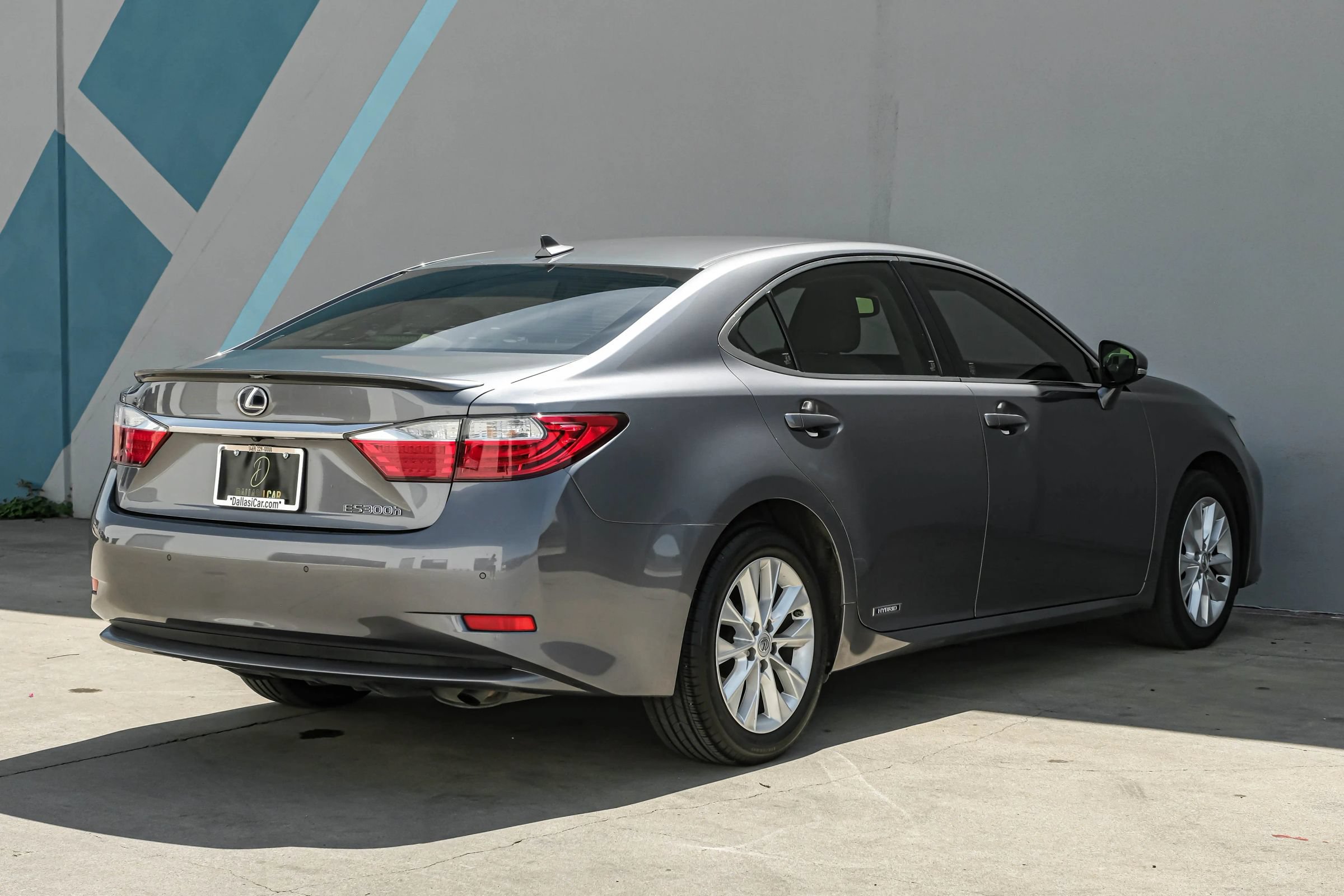 Used 2014 Lexus ES 300h w/ Luxury Package w/Bamboo Trim FWD image 8