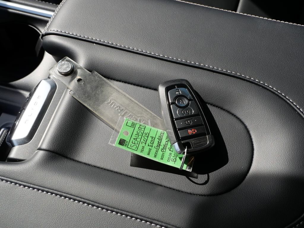 New 2025 Ford Expedition Platinum w/ Driver's Package image 26