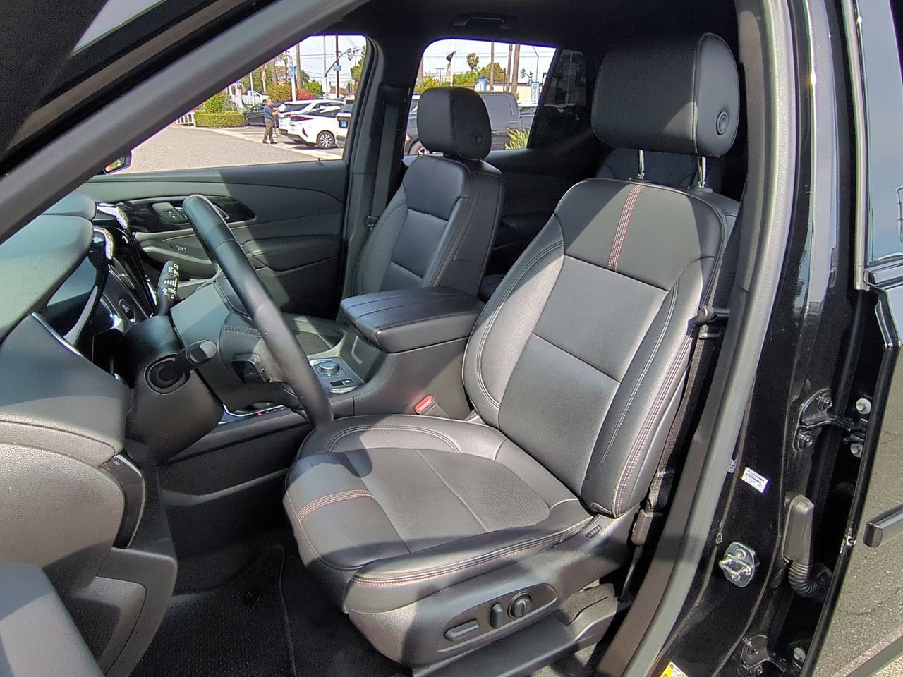 Used 2023 Chevrolet Traverse RS w/ LPO, Cargo Package image 19