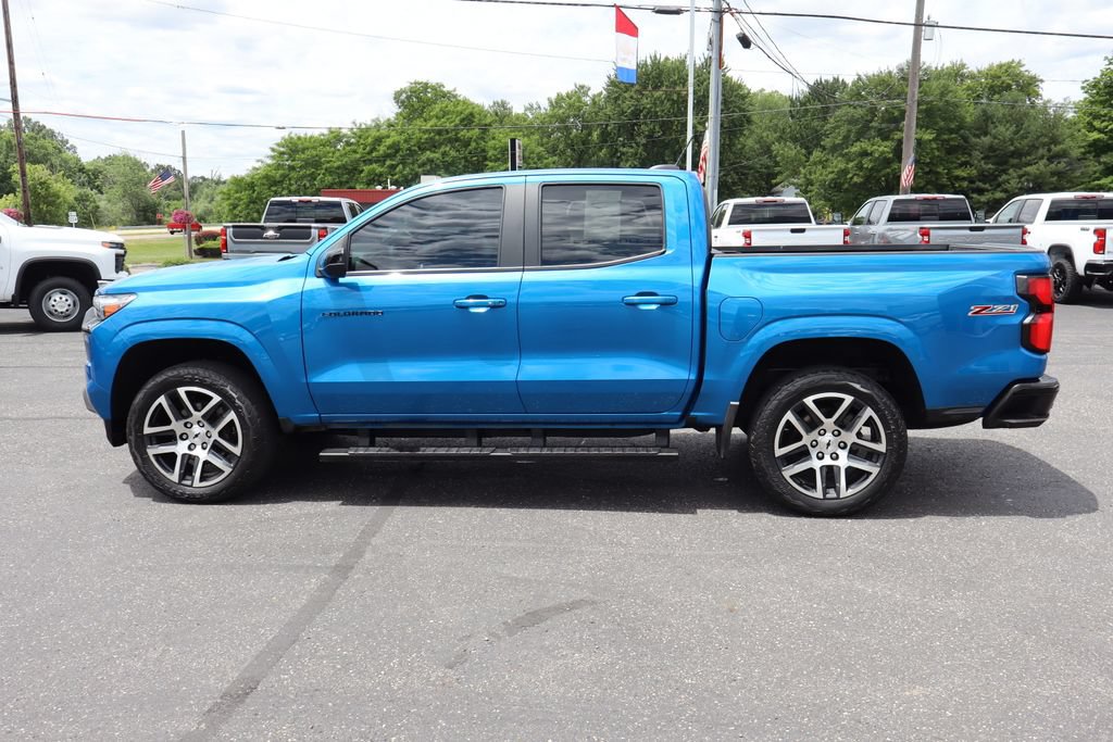 Used 2023 Chevrolet Colorado Z71 w/ Z71 Convenience Package 2 AWD/4WD image 32