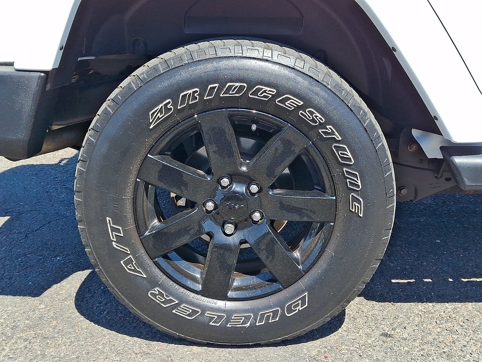 Used 2014 Jeep Wrangler Unlimited Sahara AWD/4WD image 8