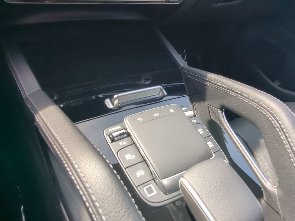 Used 2025 Mercedes-Benz GLE 450e 4MATIC image 9