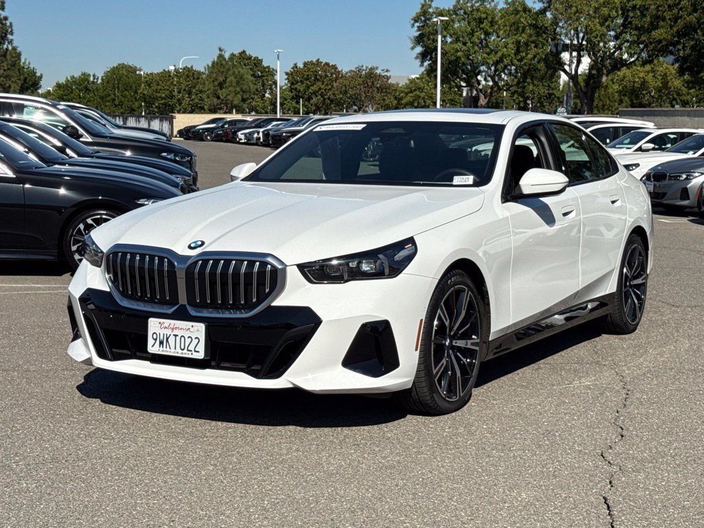 Used 2026 BMW 530i w/ M Sport Package RWD image 35