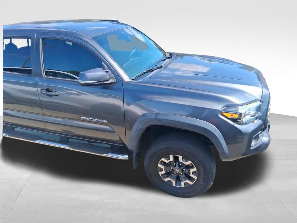 Used 2020 Toyota Tacoma TRD Off-Road AWD/4WD image 4