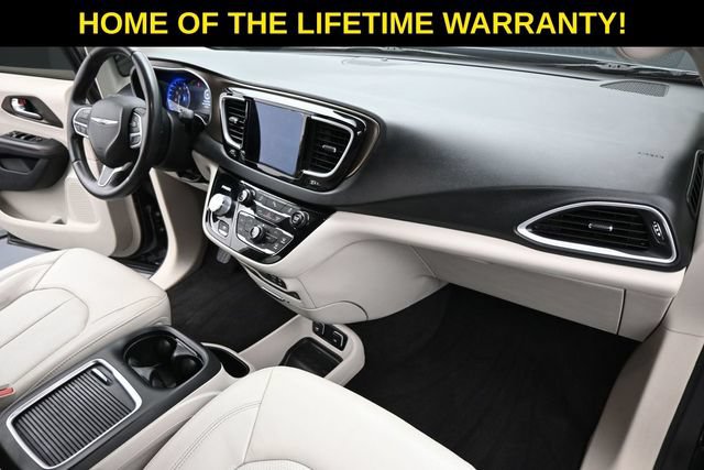 Used 2018 Chrysler Pacifica Touring-L Plus FWD image 52
