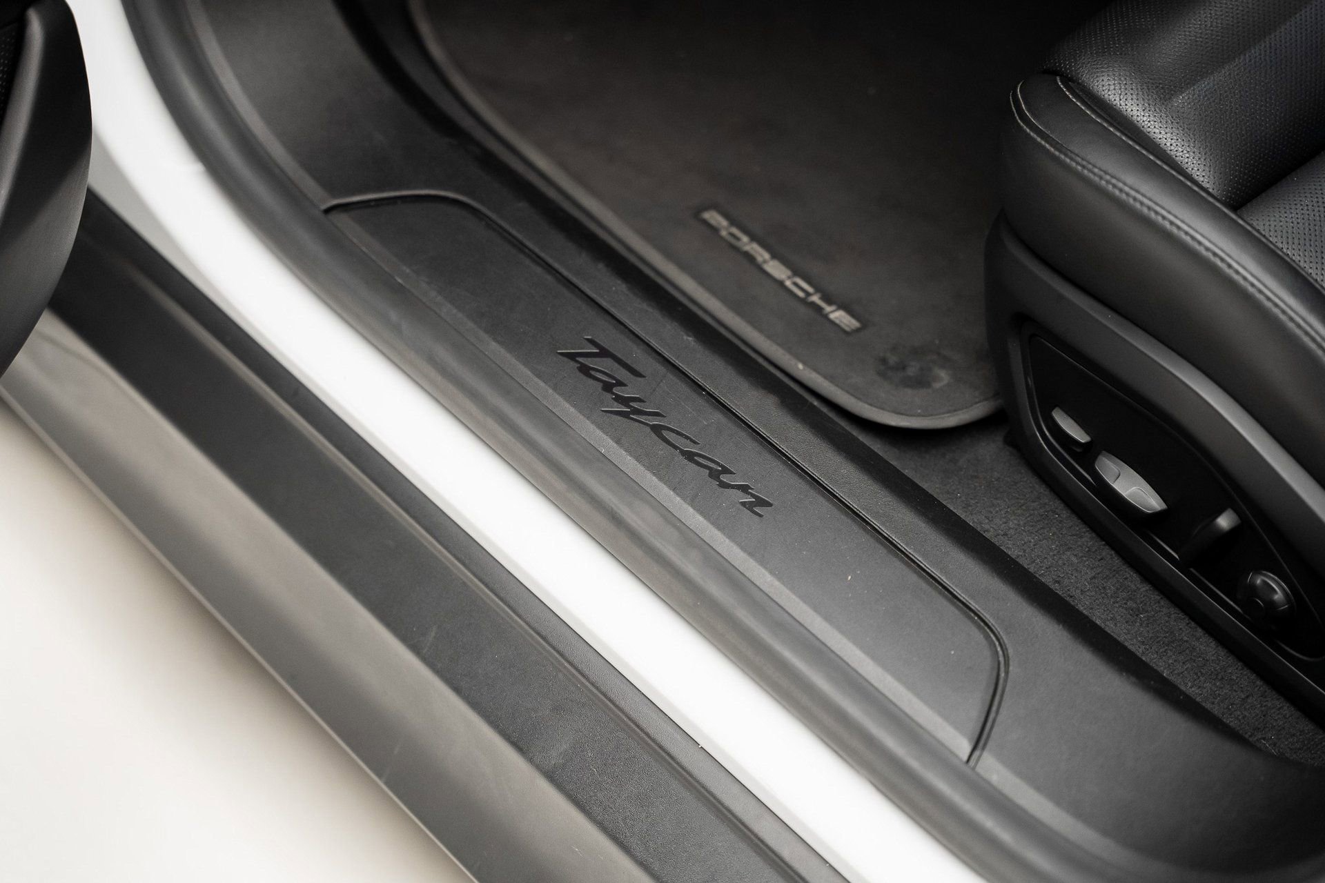 Used 2022 Porsche Taycan image 53