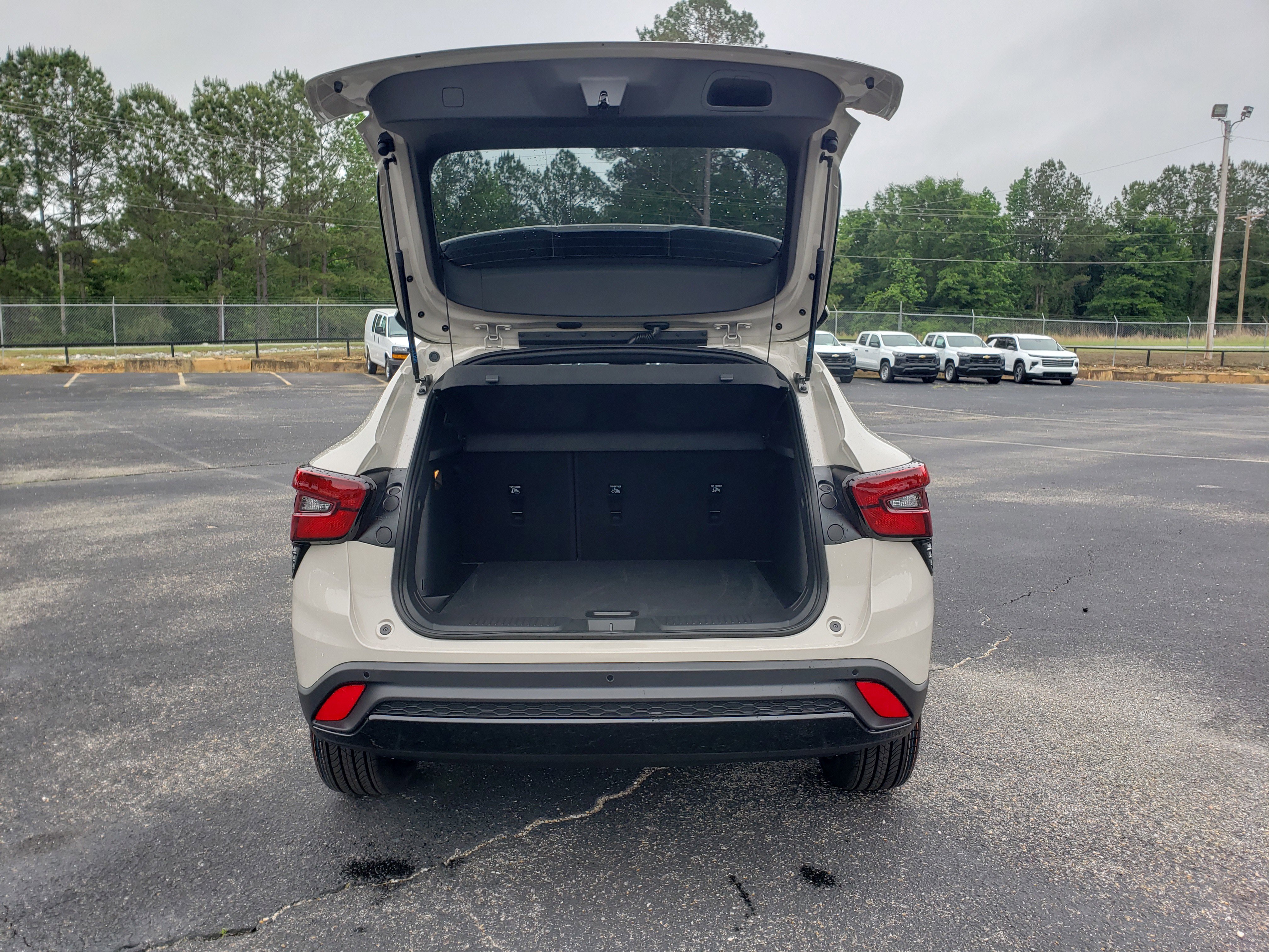 New 2026 Chevrolet Trax RS FWD image 9