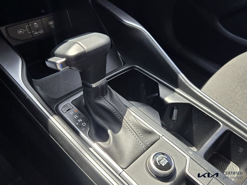 Certified 2026 Kia Sorento LX FWD image 24