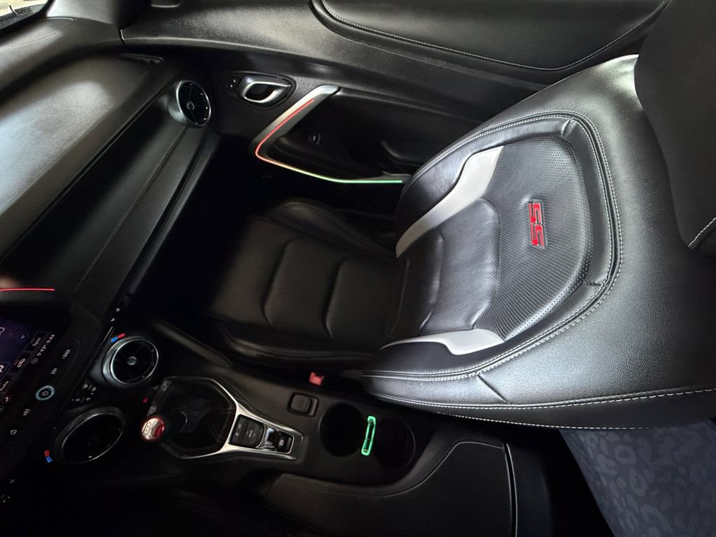 Used 2020 Chevrolet Camaro SS RWD image 27