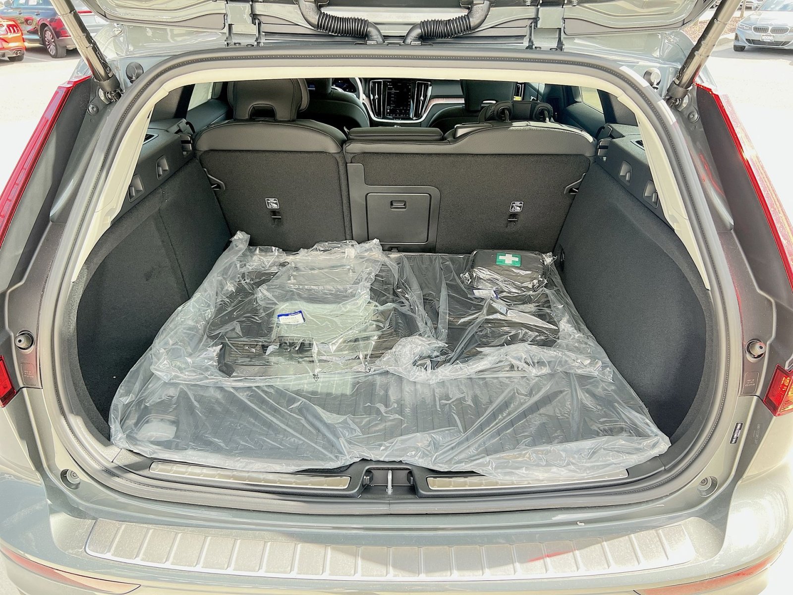 New 2026 Volvo V60 B5 Cross Country Plus w/ Protection Package Premier image 26