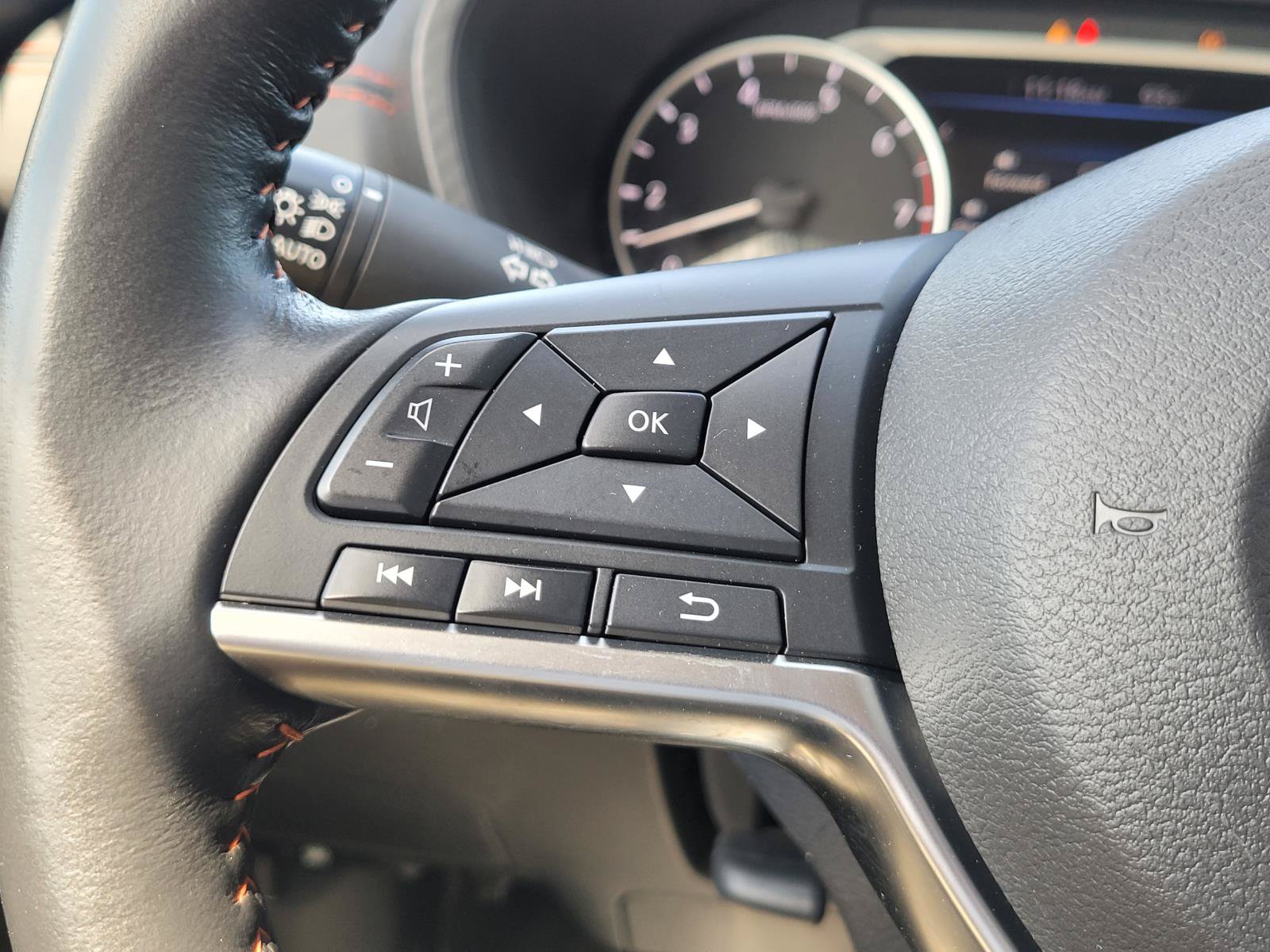 Used 2024 Nissan Sentra SR FWD image 9