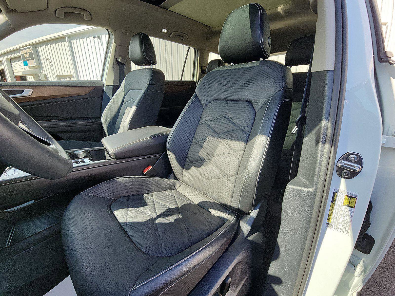 Used 2024 Volkswagen Atlas SE w/ Panoramic Sunroof Package AWD/4WD image 22