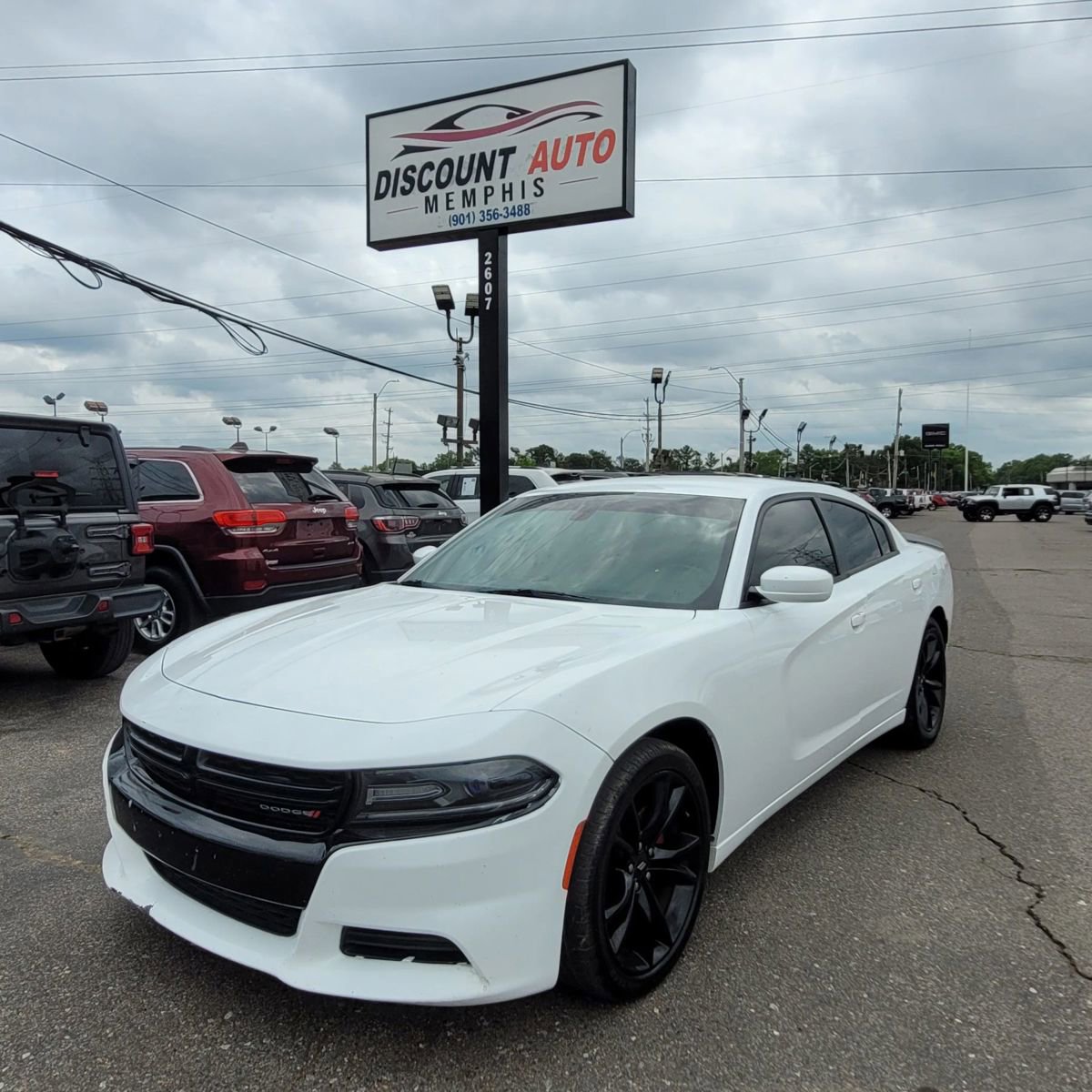 Used 2017 Dodge Charger SE w/ Blacktop Package RWD image 16