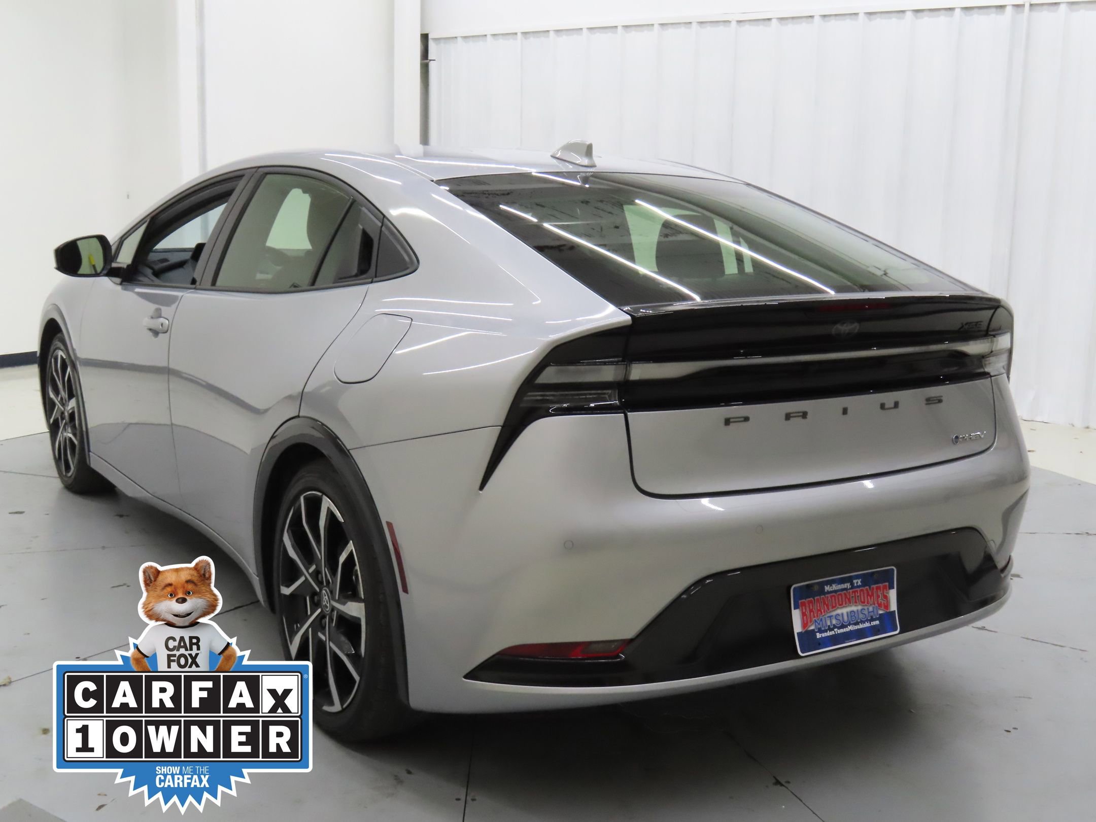 Used 2025 Toyota Prius Plug-In Hybrid image 5