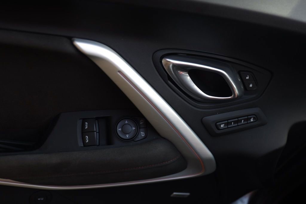 Used 2021 Chevrolet Camaro ZL1 RWD image 27