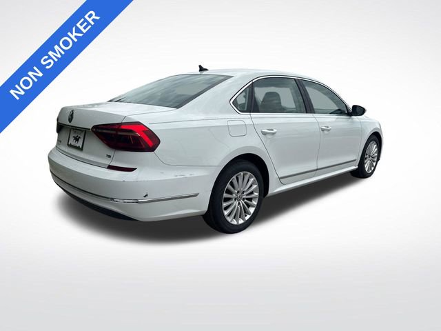 Used 2017 Volkswagen Passat 1.8T SE image 4