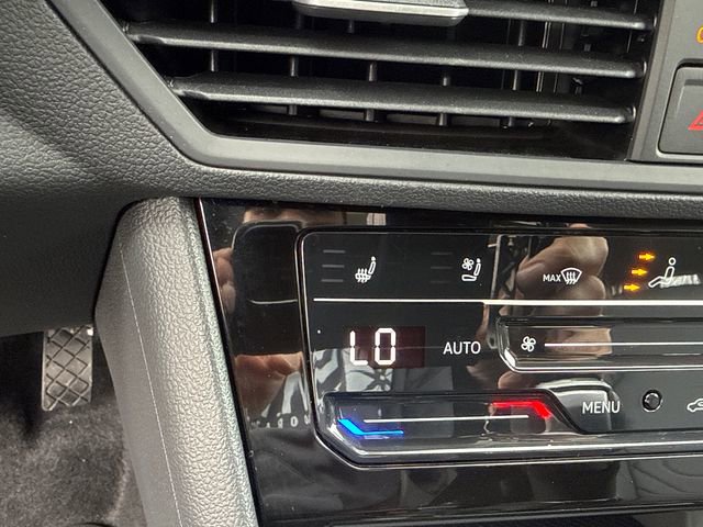 Certified 2025 Volkswagen Jetta SEL image 20