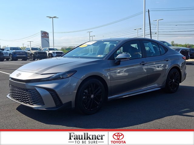 Certified 2025 Toyota Camry SE FWD image 3