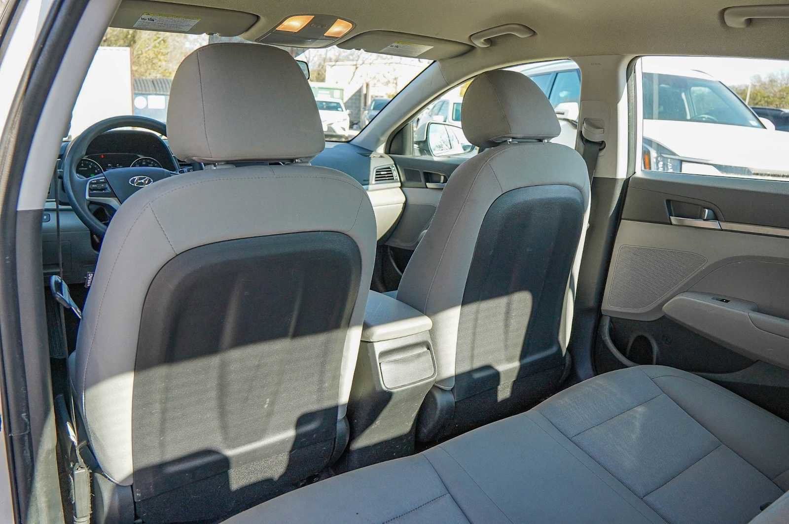 Used 2017 Hyundai Elantra SE image 27