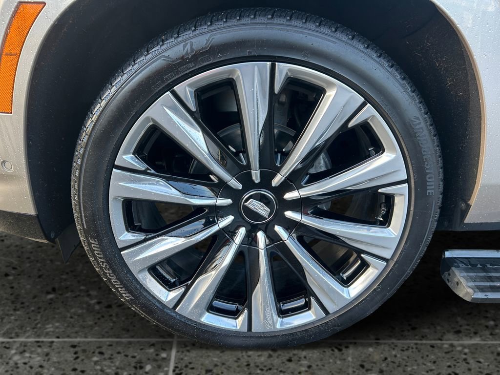 Used 2025 Cadillac Escalade ESV Premium Luxury Platinum image 9