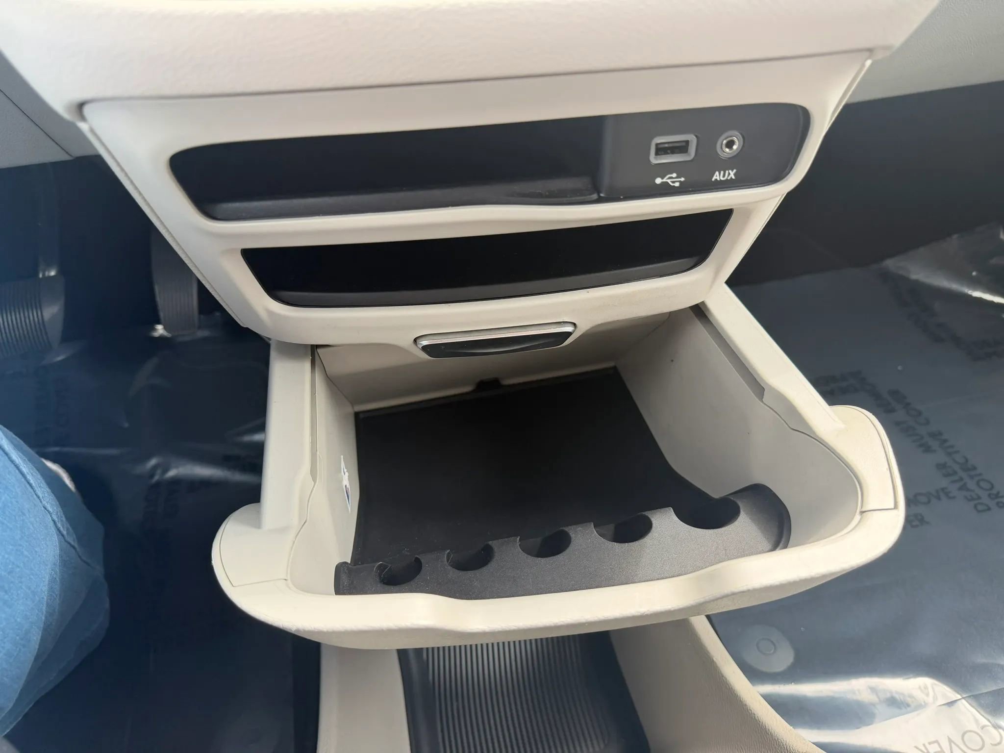 Used 2018 Chrysler Pacifica Touring-L FWD image 27