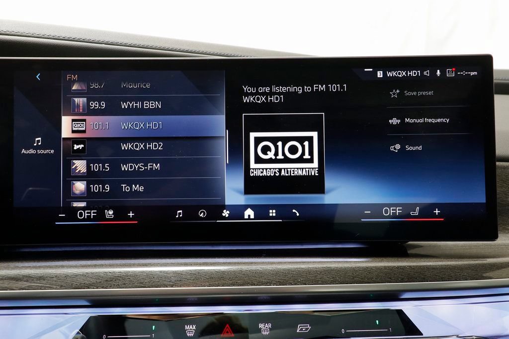 Used 2023 BMW 760i xDrive AWD/4WD image 10