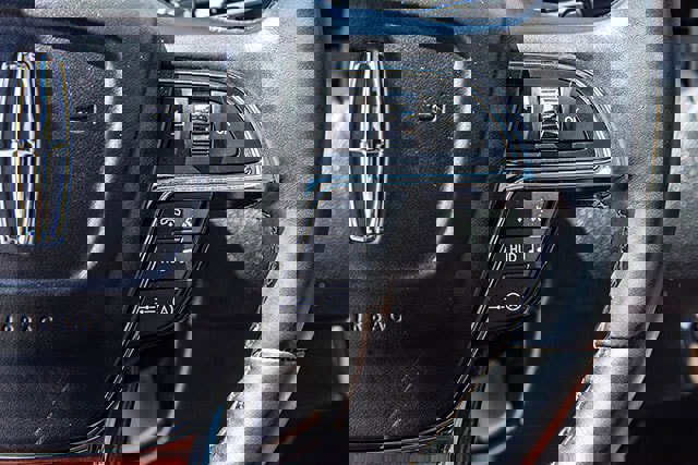 Used 2024 Lincoln Navigator Reserve w/ Monochromatic Package image 10