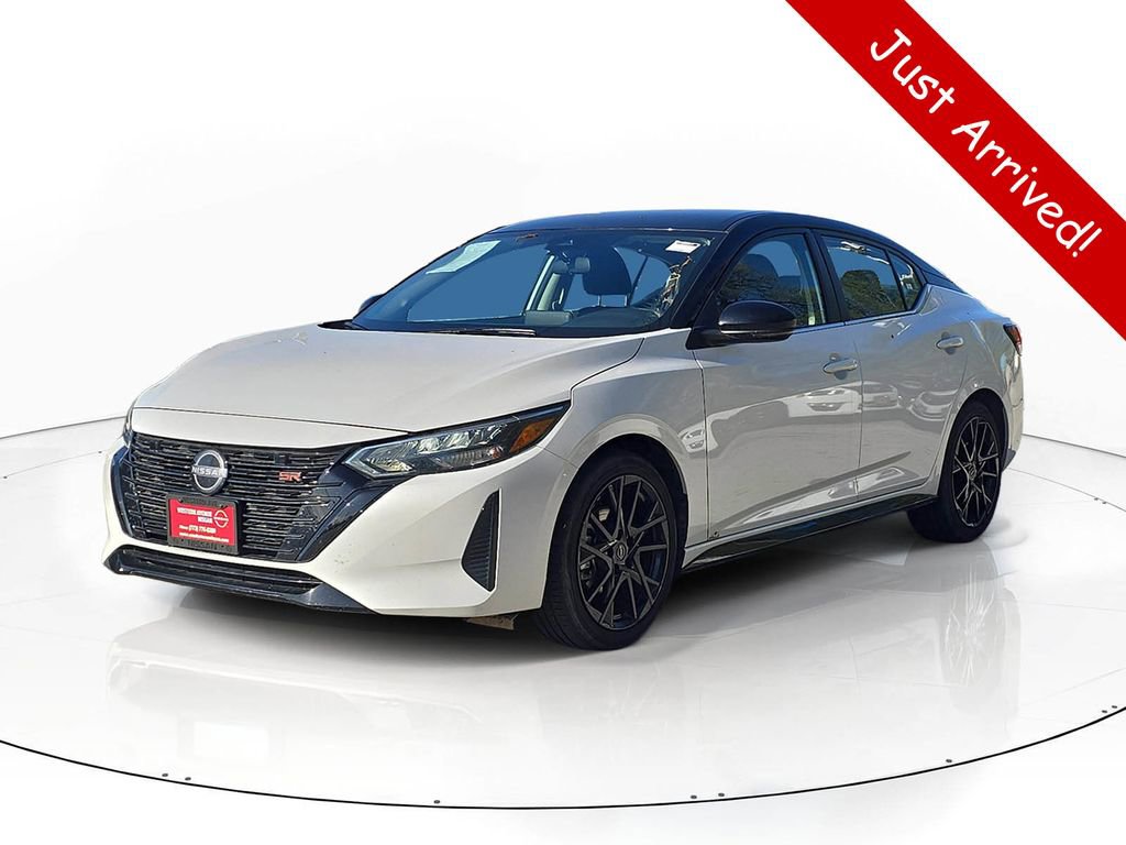 Used 2025 Nissan Sentra SR w/ Midnight Edition FWD image 2