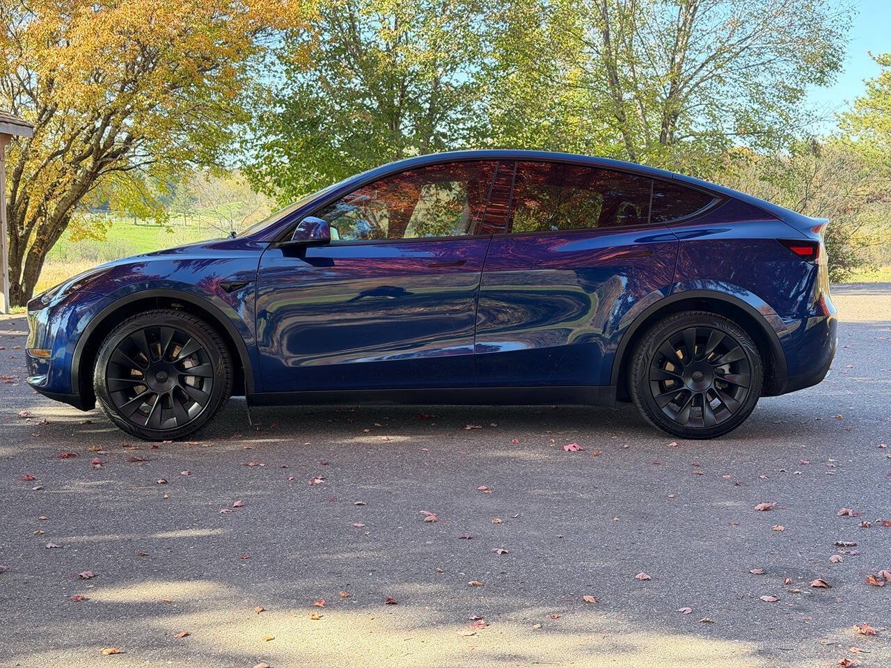 Used 2024 Tesla Model Y Long Range AWD/4WD image 7