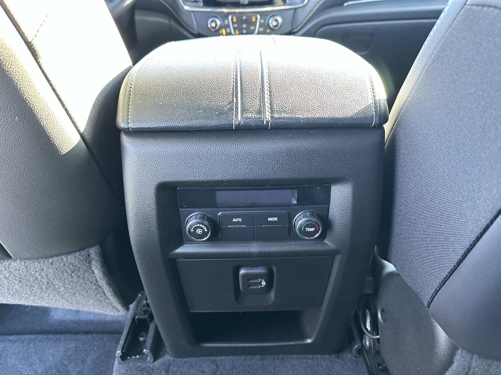 Certified 2023 Chevrolet Traverse LT w/ Rear Camera Mirror Package image 14