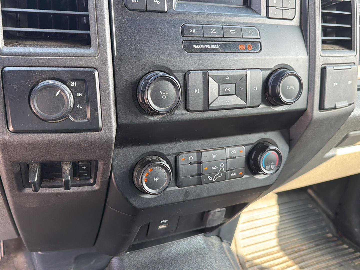 Used 2022 Ford F550 4x4 Crew Cab Super Duty image 23