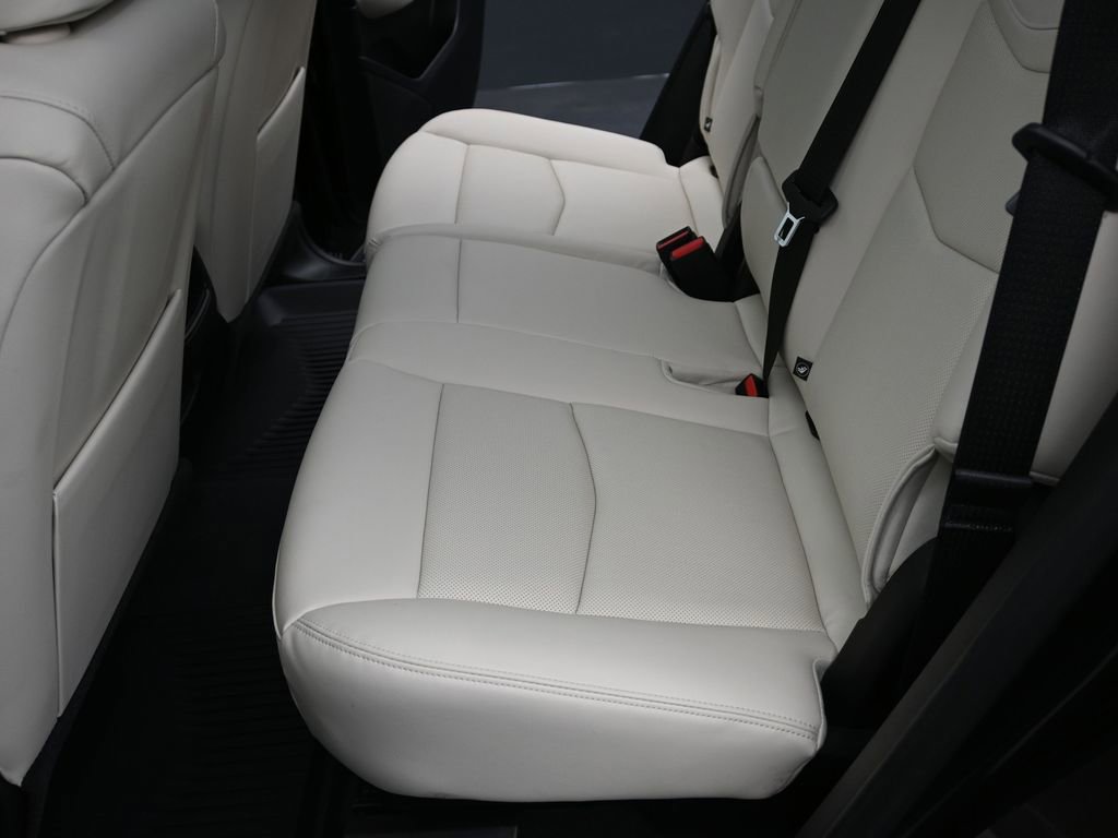 New 2026 Cadillac XT5 Sportv w/ LPO, Floor Liner Package AWD/4WD image 13