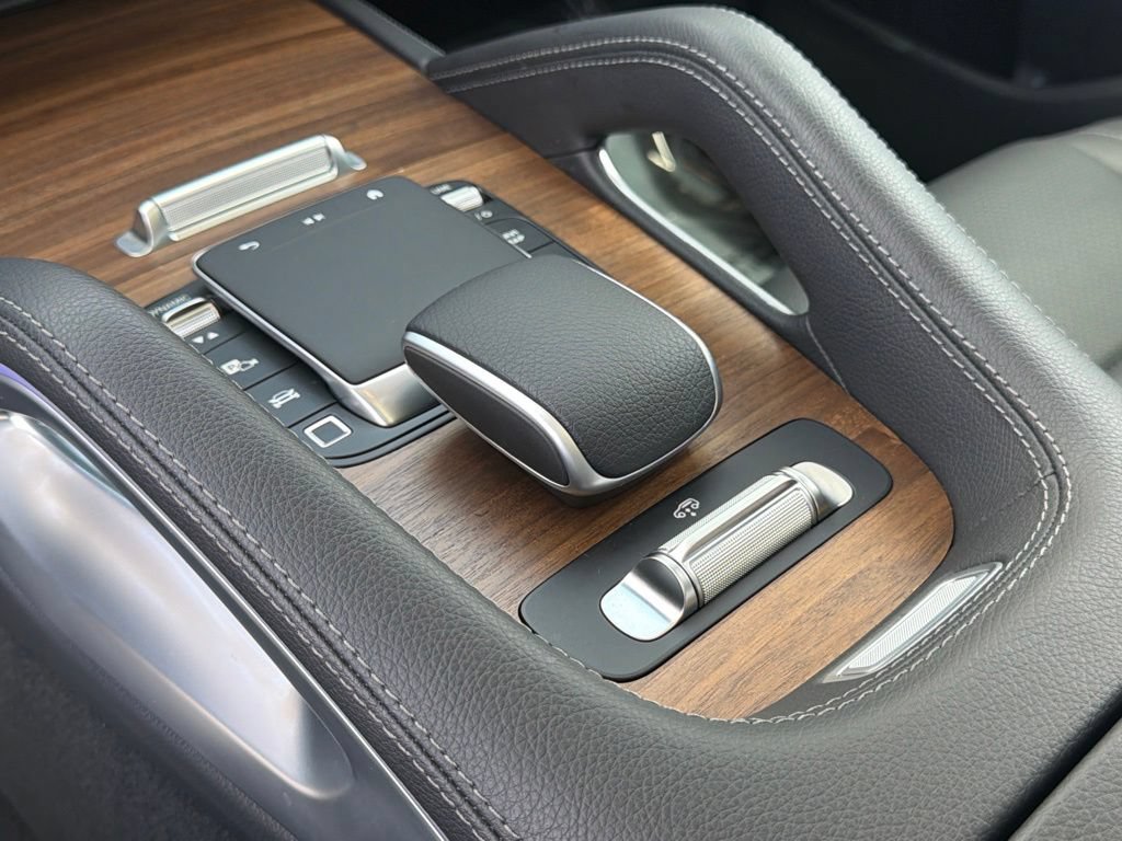 Certified 2026 Mercedes-Benz GLS 450 4MATIC image 31